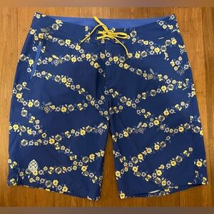 Stio Shorts Mens 33 w 10" inch inseam Blue Pinecone floral Swim Active Outdoor